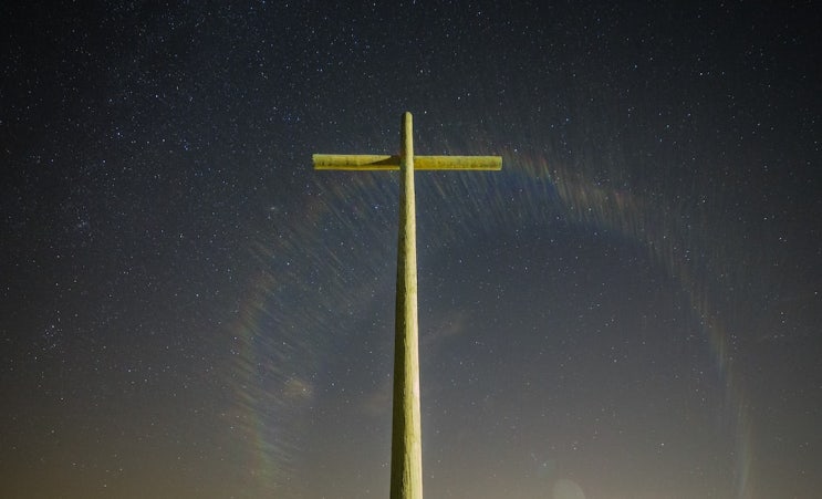  2023년 10월 18일 오늘의 말씀 & 찬양 (What the Lord has done in me)