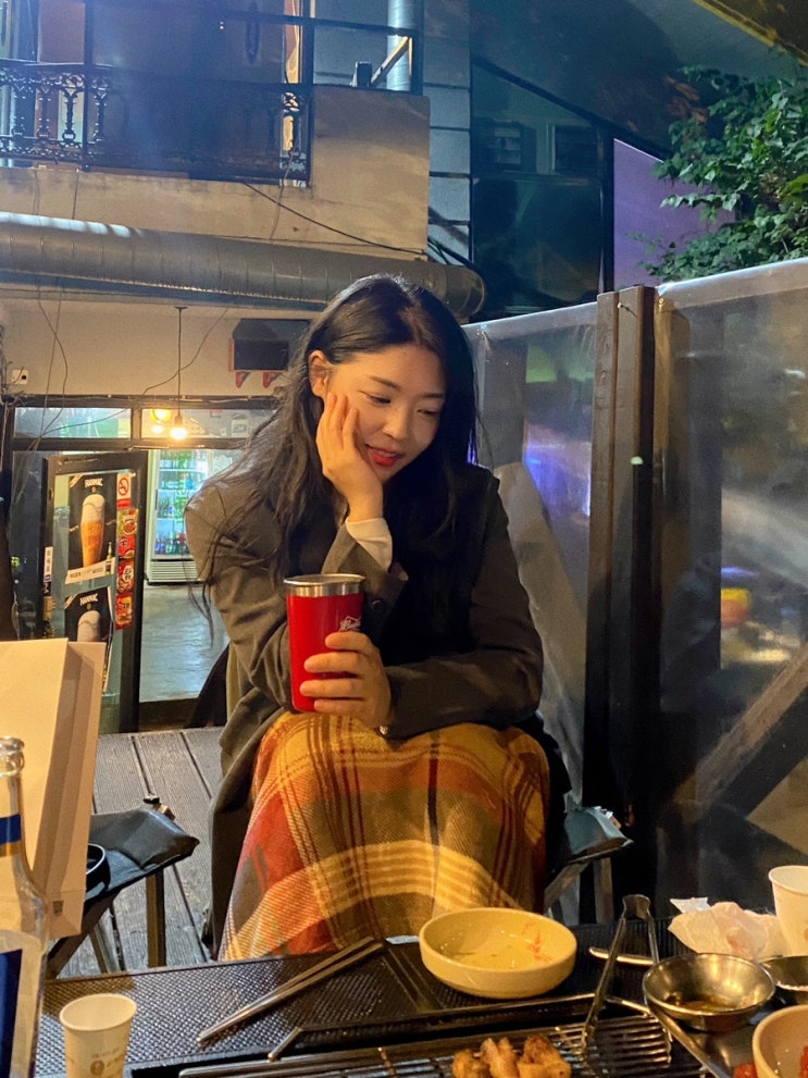  합정 캠핑 감성 고기집 '베이스캠프'