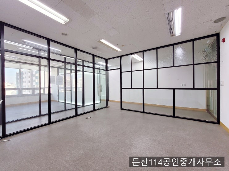  대전 둔산동 목련네거리 대로변 깔끔한 인테리어 무권리 상가임대 교습소,사무실 추천
