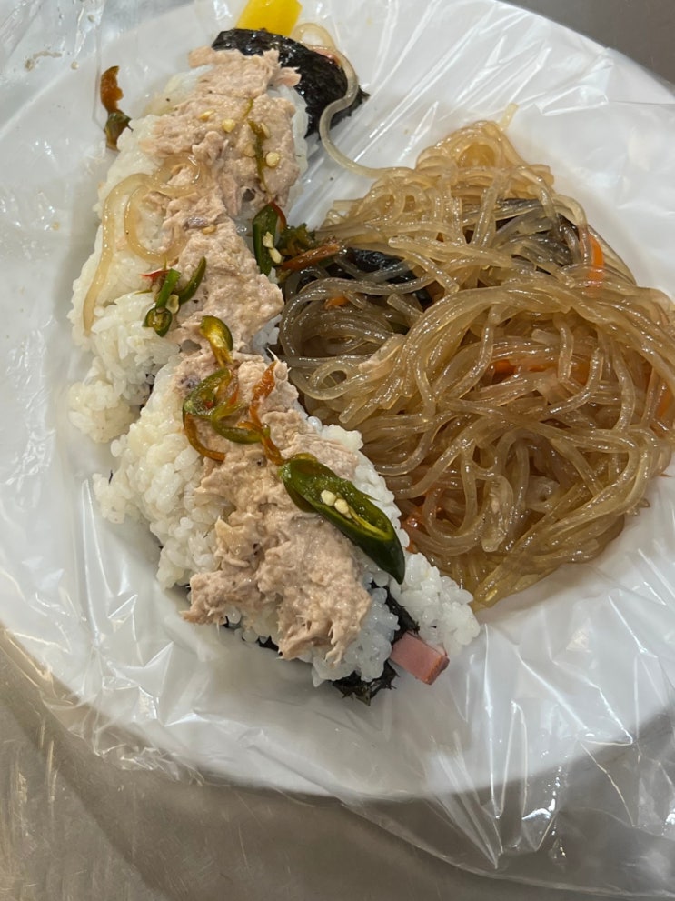  서울 광장시장 길거리 맛집 : 원조누드김밥, 어니언, 육회, 꽈배기