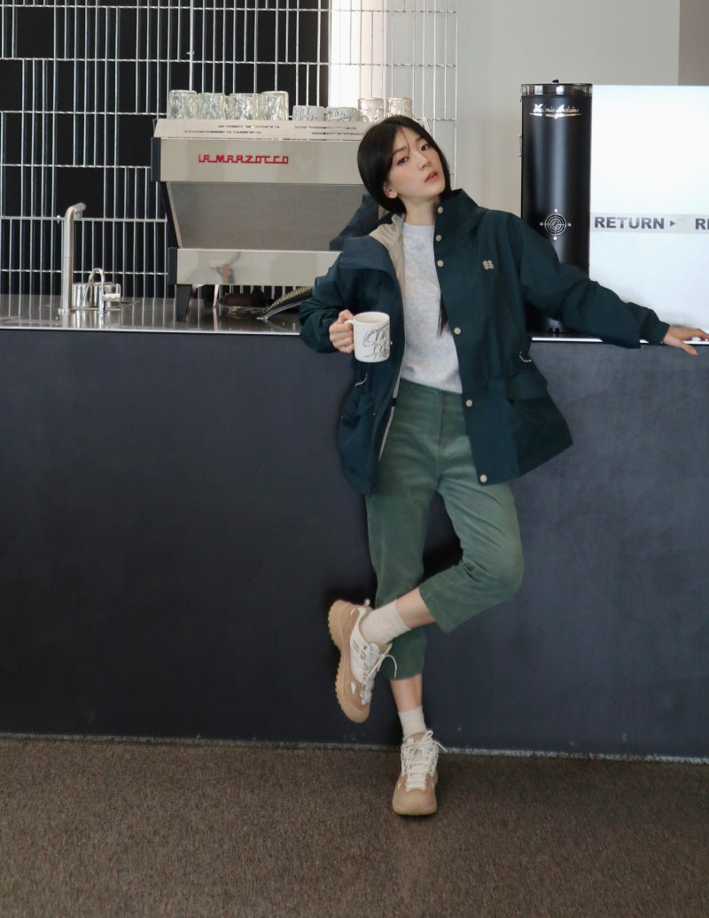 여자 등산화 추천 코오롱스포츠 모션 운동화 + 윈드체이서 바람막이 가을 등산복 코디 : 네이버 블로그