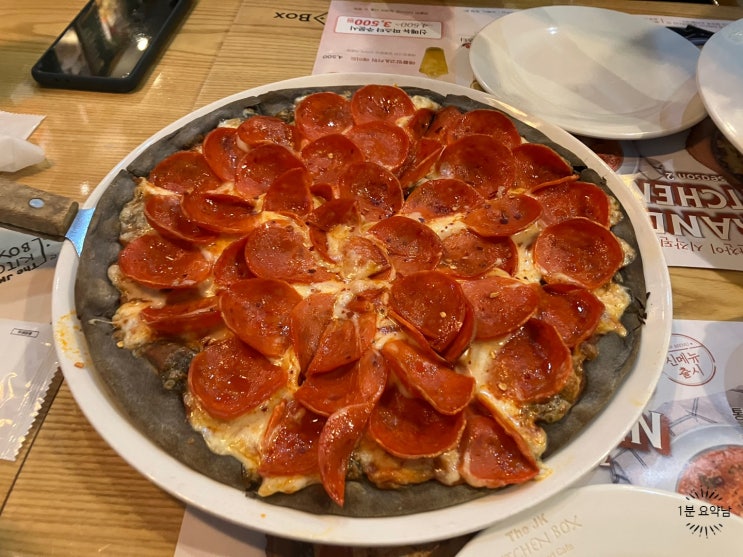  페페로니 피자가 너무 맛있었던 창작촌 맛집! (더제이케이키친박스 문래점)