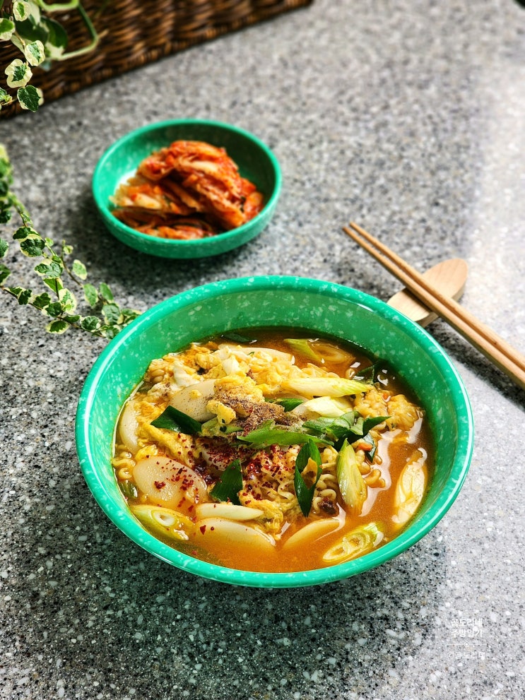  분식집라면 레시피 계란떡라면 맛있게 끓이는법
