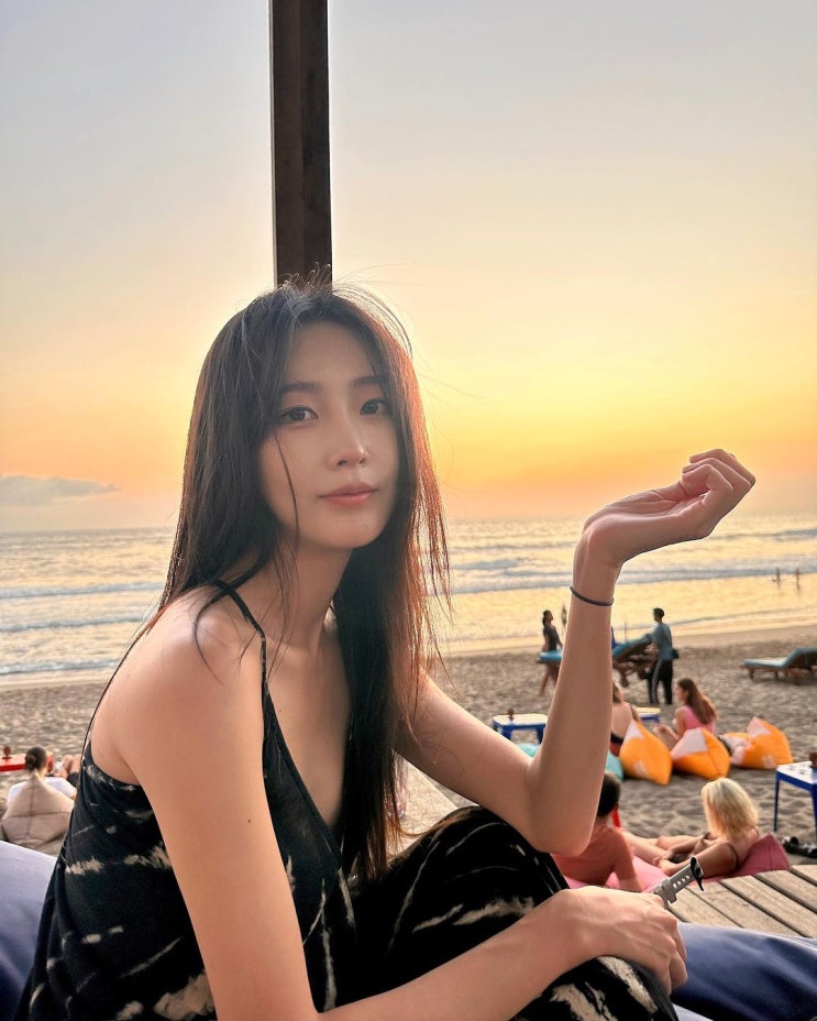 달수빈, 화보야? 안 꾸며도 청순미 흘러넘치네...파타야서 탄탄 복근까지 공개 달수빈, 화보야? 안 꾸며도 청순미 흘러넘치네...파타야서 탄탄 복근까지 공개