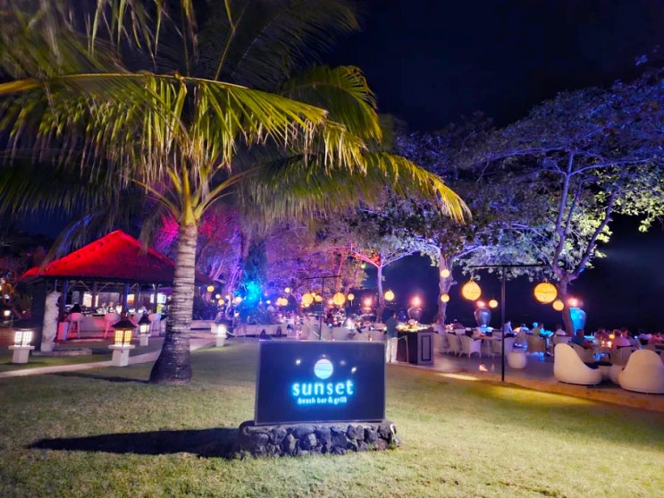  짐바란 인터컨티넨탈 노을, Sunset Beach Bar&Grill 레스토랑