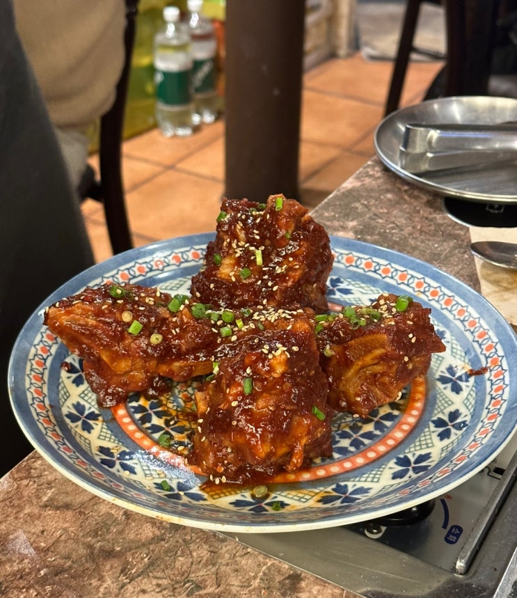  [서촌/경복궁] 인왕산 등산 맛집 뼈탄집에서 삼겹살에 소주