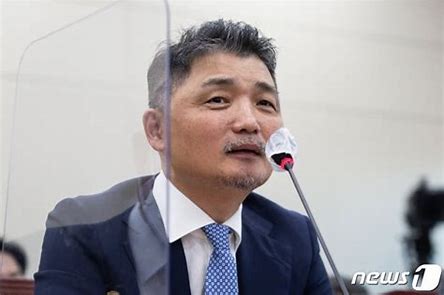 금감원, 'SM 시세조종 의혹' 윗선으로 <b>카카오 김범수 출석</b> 통보