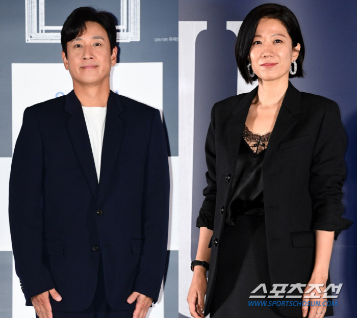 아내 전혜진도 지웠다, 이선균 후폭풍 시작되나...광고·드라마·영화계 전방위 초비상 아내 전혜진도 지웠다, 이선균 후폭풍 시작되나...광고·드라마·영화계 전방위 초비상