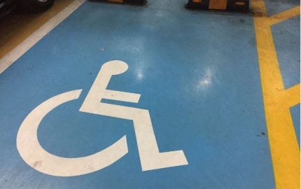 가짜 장애인자동차표지 붙인 BMW 차주 '집행유예'