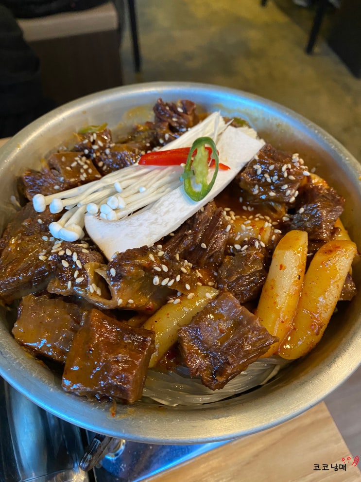  신촌 소갈비찜 소신이쏘 / 크림소갈비찜 치즈주먹밥 테라 한 잔 크 / 신촌 맛집
