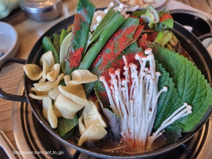  광주 수완지구감자탕맛집추천 "백프로국산감자탕 "