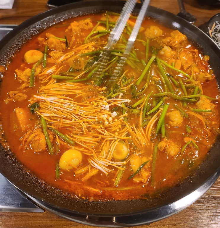  용산 삼각지 닭대탕 맛집, 닭과 대창의 만남 닭갈비한판