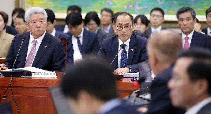  "AI에 개인정보 활용, 동의 안 하면 네이버 가입 못해...이게 맞나"