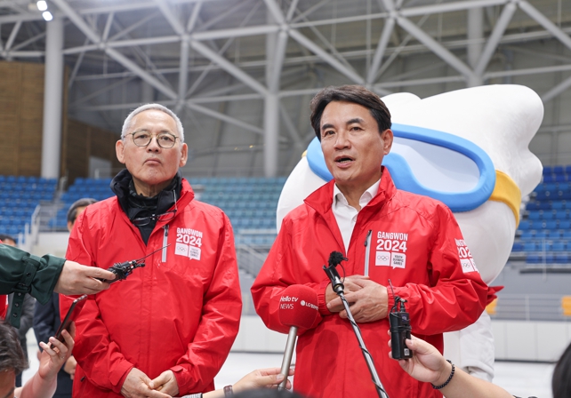김진태 강원지사, <b>유인촌 장관</b>과 2024 동계<b>청소년 올림픽</b>... 