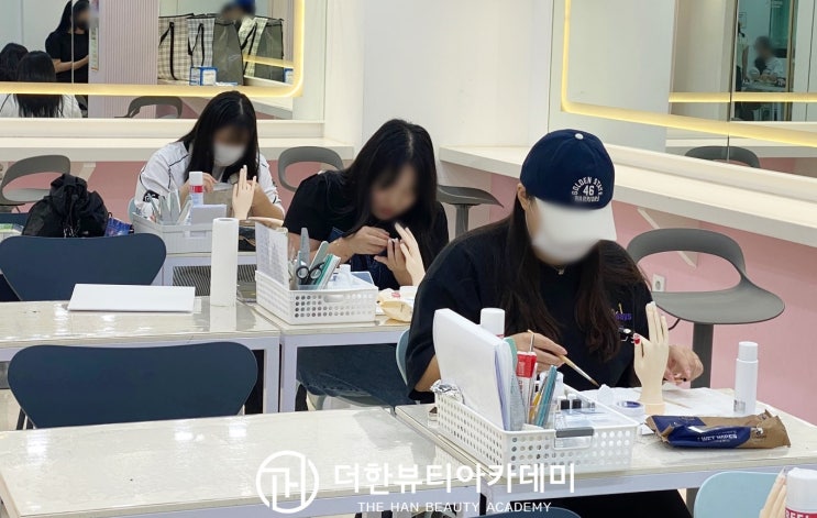  노후에도 걱정없는 나만의 삶을 위해 네일국가자격증 알아보기