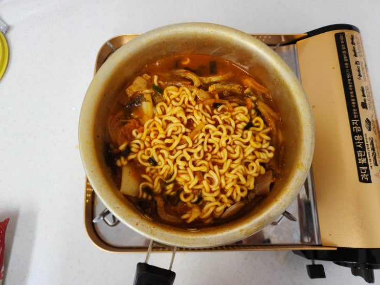  너구리에 남은 족발 넣고 맛있게 해장 라면 만들기 요리 레시피