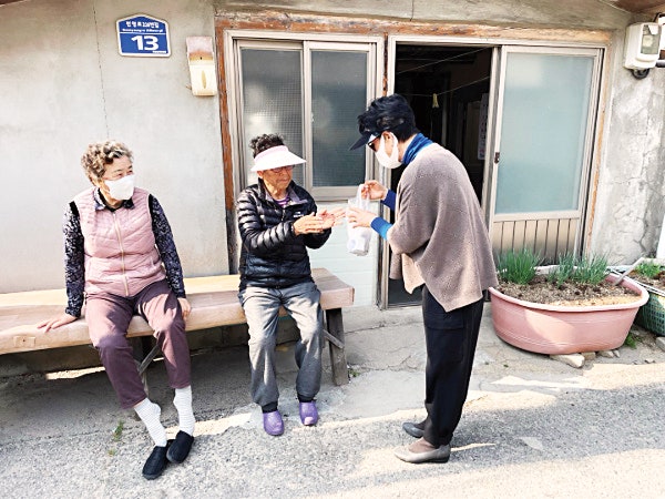 외로움 돌보고, 고독사 막는다 외로움 돌보고, 고독사 막는다