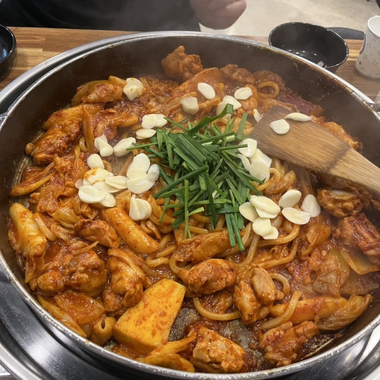  닭갈비 맛있게 즐기고 싶다면, 의정부 민락동 춘천골로!