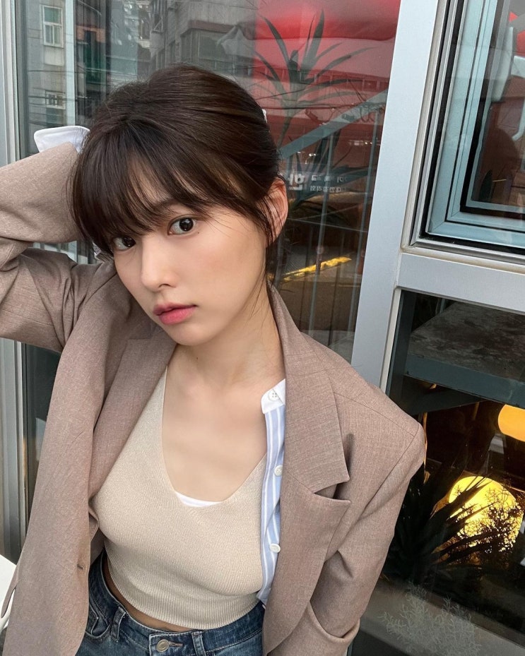  강혜원의 가을 여친 데이트룩 코디로 인기인 트위드 & 블레이저 자켓 코디 추천
