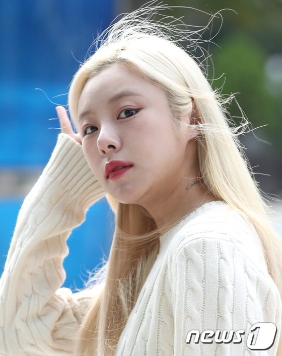 마마무 휘인, 무대 공포증 고백 "솔로 활동 후 강박, 압박 심해" 마마무 휘인, 무대 공포증 고백 "솔로 활동 후 강박, 압박 심해"