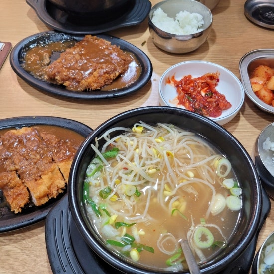 전주콩뿌리콩나물국밥 서초점 강남역 콩나물국밥과 돈가스 전주콩뿌리콩나물국밥 서초점 강남역 콩나물국밥과 돈가스