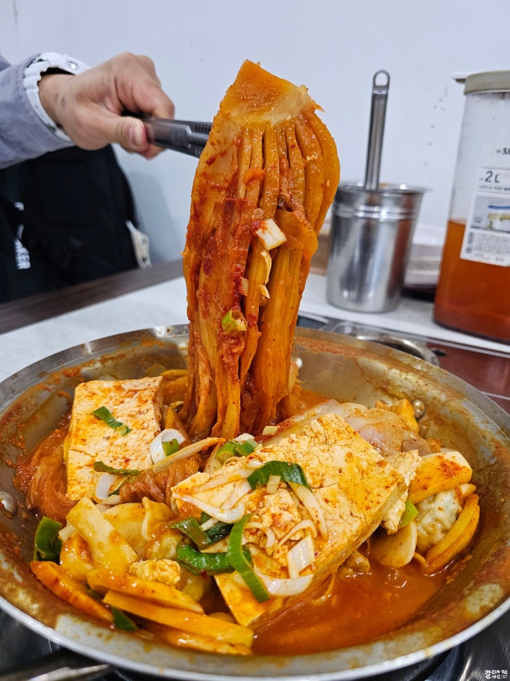 대전 시청역 맛집 가성비갑 나음명품김치찌개 점심추천 계란후라이 라면사리 무한리필 대전 시청역 맛집 가성비갑 나음명품김치찌개 점심추천 계란후라이 라면사리 무한리필