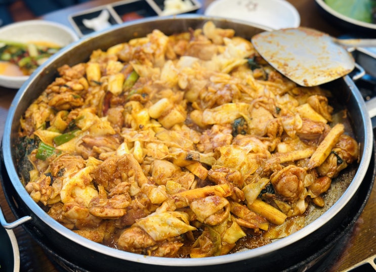 서울 근교 여행. 춘천 닭갈비 맛집. 통나무집 닭갈비 3호점(분점). 맛있게 먹고 온 솔직 후기. 애견 동반 식당