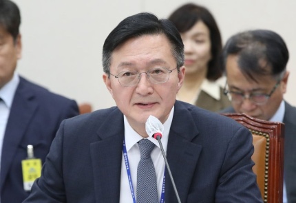 <b>서울대</b>, <b>조민</b> 환경대학원 입학취소 마무리되면 <b>장학금</b> 802만원... 