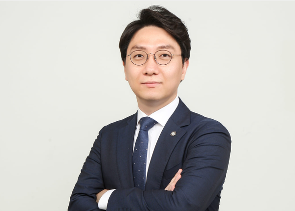신인규 전 국힘 부대변인 "대통령 당 사유화, 민심과 돌이킬 수 없을 만큼 멀어져" 탈당