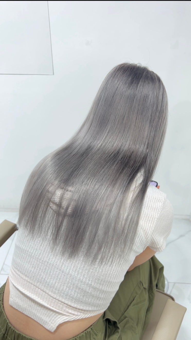  뿌리탈색 후 메탈릭실버 염색 교대역미용실
