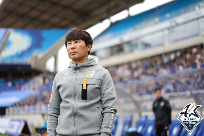 '우라와전 승리' <b>포항 김기동</b> 감독 "이겼지만 결정력 부족은... 