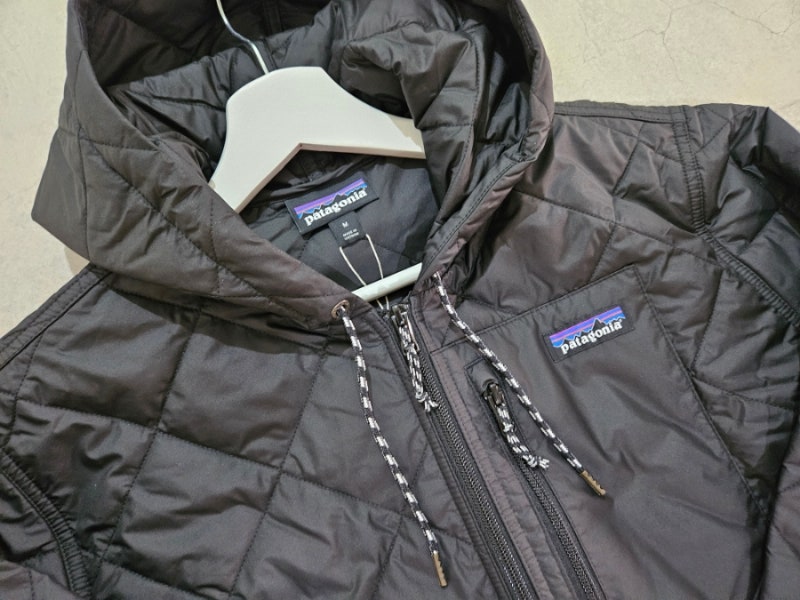 여성 겨울 경량패딩 파타고니아 우먼즈 다이아몬드 퀼티드 보머 후디 (Women's Diamond Quilted Bombe....