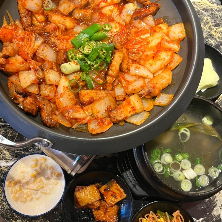  주차 가능한 행궁동 한식 맛집, 꽃봉우리