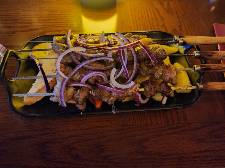  울란바토르 현지 맛집 추천 / Molly Malones Irish Pub(야간방문)
