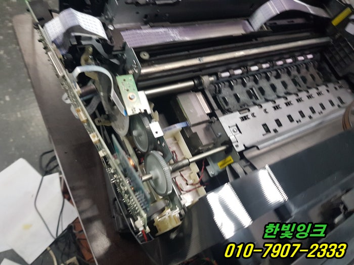 인천 계양구 갈현동 무한잉크 HP8610 프린터 수리 한쪽으로 점점 기울어져서 출력 되는 증상 분해 점검 인천 계양구 갈현동 무한잉크 HP8610 프린터 수리 한쪽으로 점점 기울어져서 출력 되는 증상 분해 점검