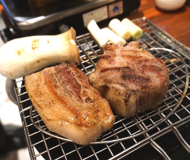  수완지구 삼겹살 맛집 화원짚불구이 수완점