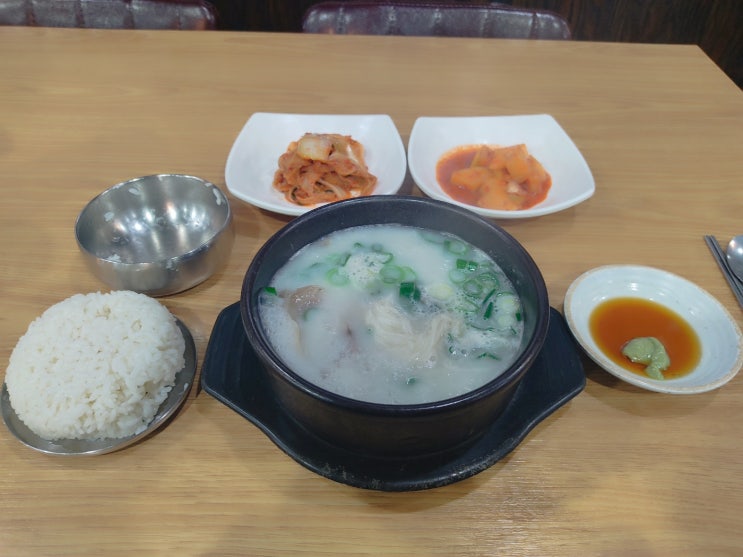  또바기곰탕 세종 한솔동 첫마을1단지 상가동 소머리곰탕 맛집은 또박이 도바기 입니다. 꼬리 도가니 소머리 골뱅이 세꼬시 과메기 등등 새종 맞집은 여기 맛있어요.