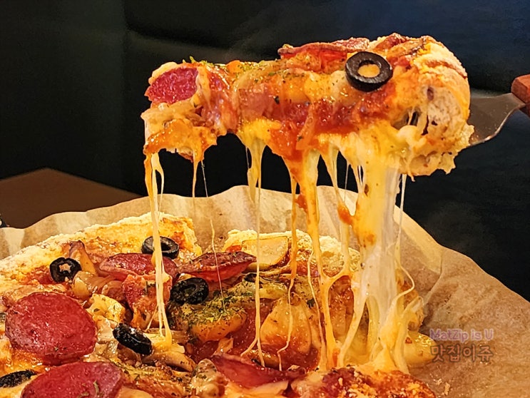 둔산동 두툼한 치즈가 매력적인 시카고 리골레토 피자