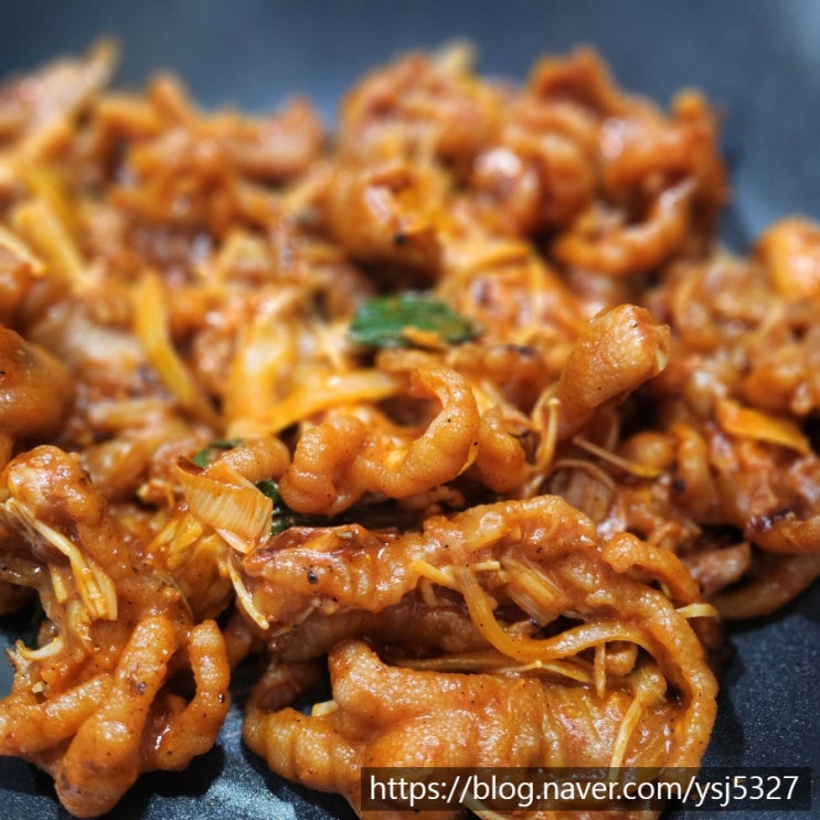  무뼈닭발 앙념 소스가 맛있는 닭발 밀키트 간단 캠핑요리 야식 추천