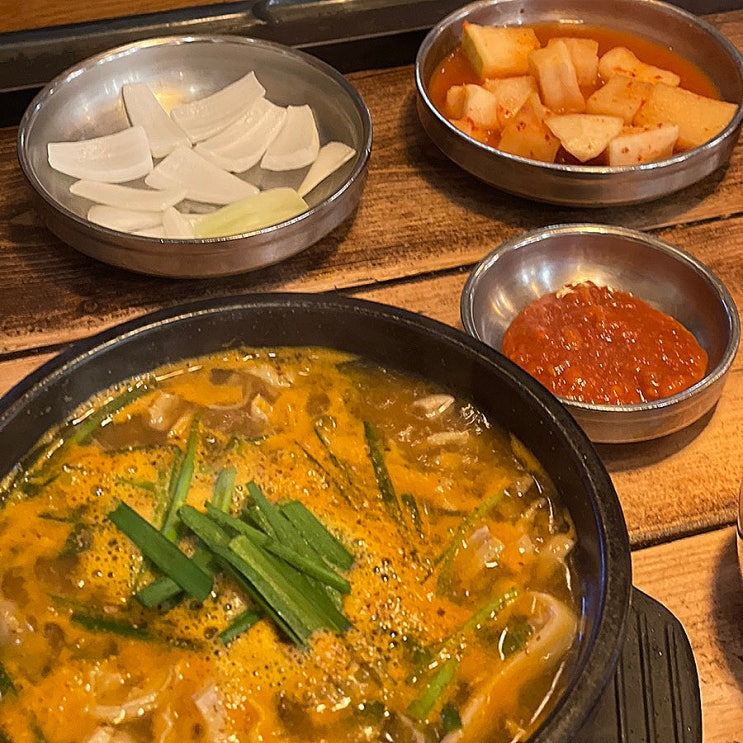  명동 맛집 얼큰내장탕 후기 : 유천냉면 해늘찹쌀순대