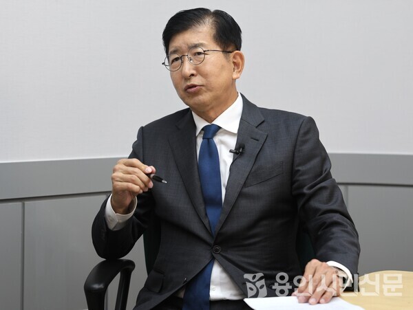 “<b>경찰</b>청 조직 경험과 글로벌 감각 모두 갖춰”