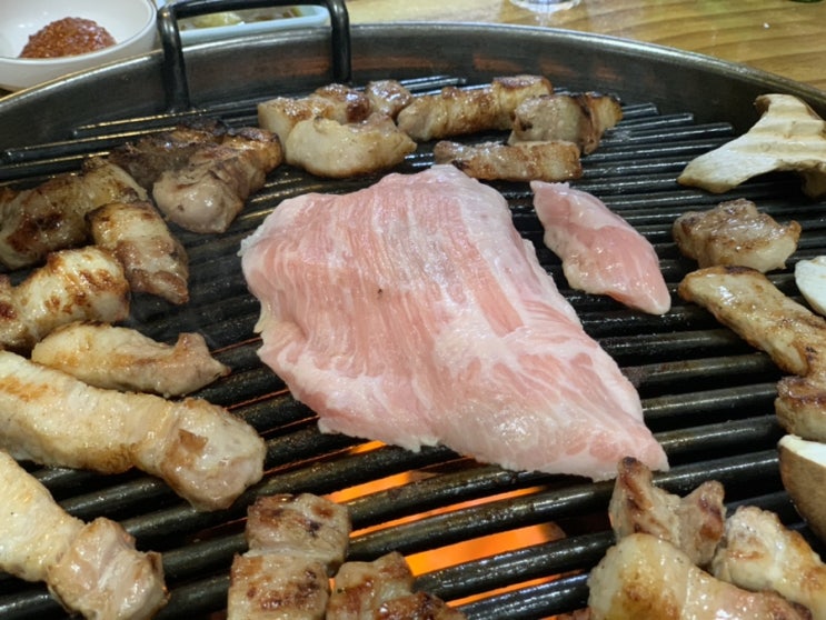 장군주먹고기 : 구로역 뉴코아아울렛 삼겹살 항정살 파채 맛집/주차정보