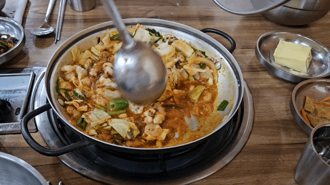  경주 보문단지 근처 '하동갯벌낙지' 솔직 후기 - 내돈내산/낙곱새 첫시도