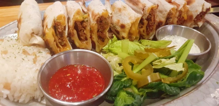  케르반 파미에스테이션 후무스 케밥 맛집,   하프커피 용과 로즈마리 에이드