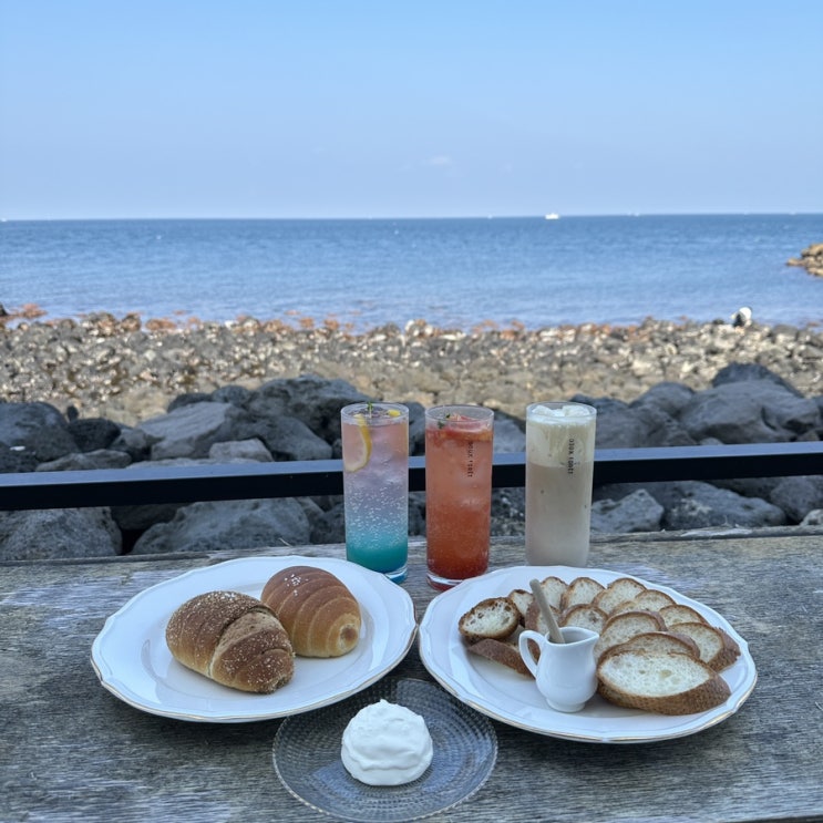[제주도여행] 제주공항 맛집 <b>김희선</b>몸국, <b>카페</b>듀포레