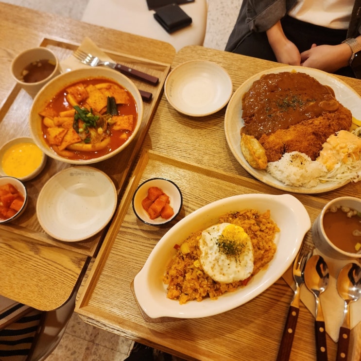  [호매실동 돈까스] 수원 '이백장돈가스' 수원호매실점 김치볶음밥 경양식왕돈가스 국물떡볶이 후기