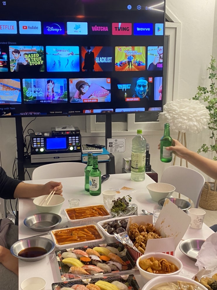 [서울/건대] 건대 대형 파티룸 완존 추천함! 취식, 숙박, 노래방 다 가능 '건대파티룸 어반클래식' 2호점