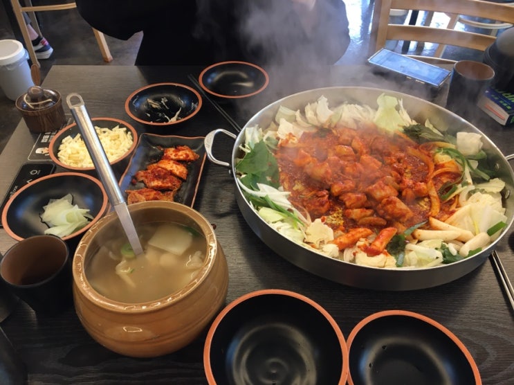  [성동구맛집]왕십리역 근처 닭갈비맛집 “수제비 먹는 닭갈비”