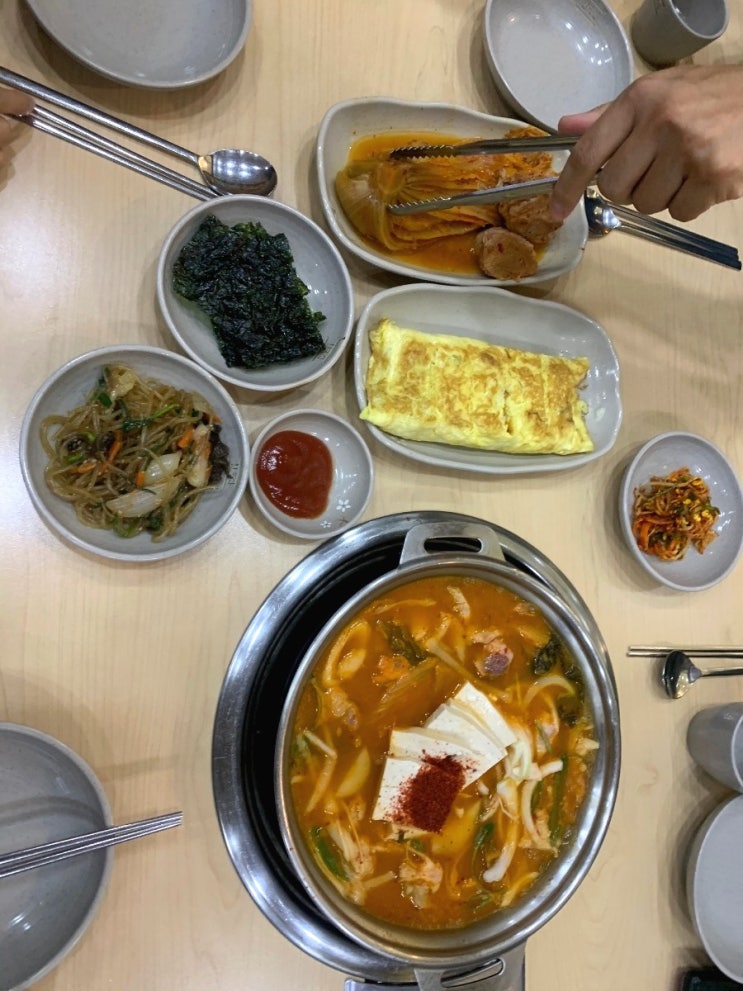  한옥집 김치찜 | 포슬포슬한 계란말이가 매력있는 구디 직장인 점심 메뉴 추천