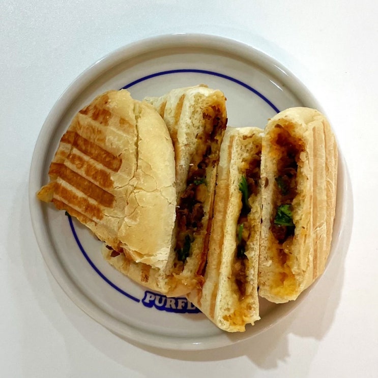  맛있는 음료와 샌드위치 마곡 애견동반 카페 퍼플러피